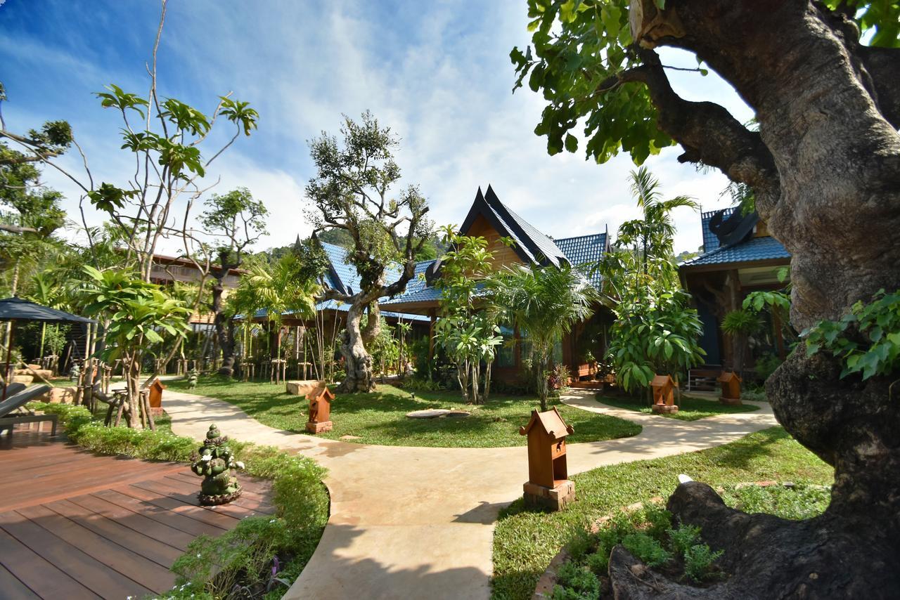 The Nine Thipthara Klongson Resort Ban Nong Thale Exterior photo
