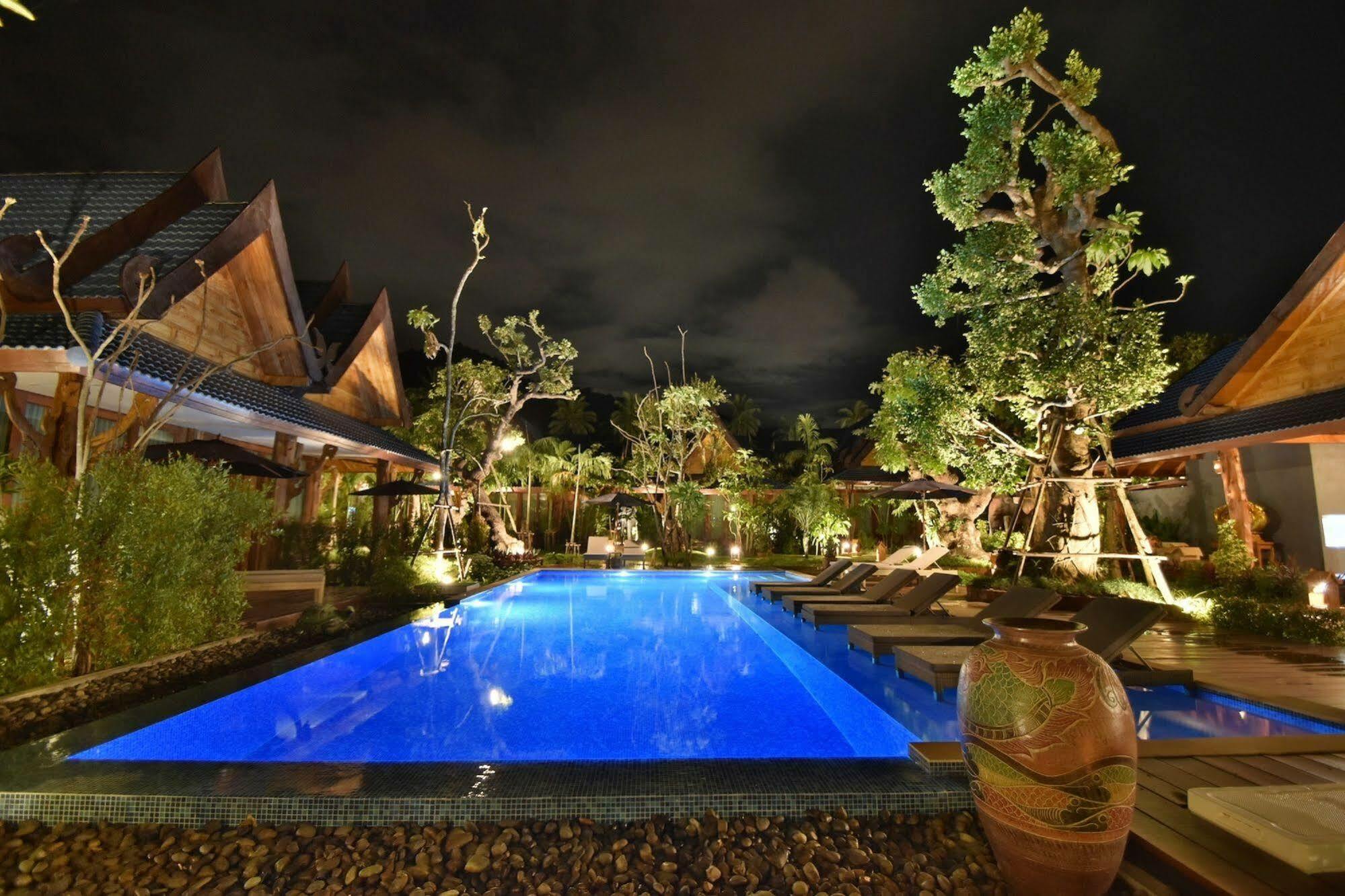 The Nine Thipthara Klongson Resort Ban Nong Thale Exterior photo